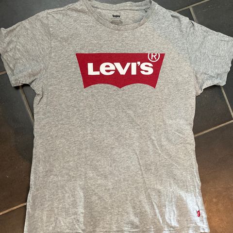 Levis t-skjorte, str S