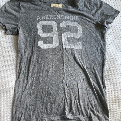 Abercrombie og Fitch t skjorte