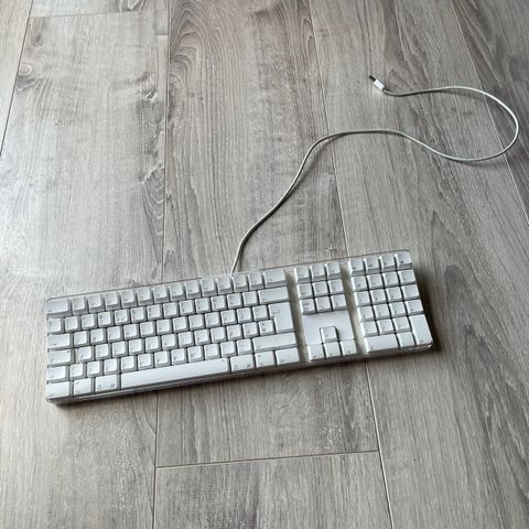 Apple tastatur med 2 USB