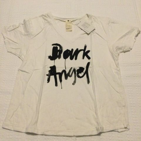 Ny t-shirt fra Lovisa Burfitt. Str. XL