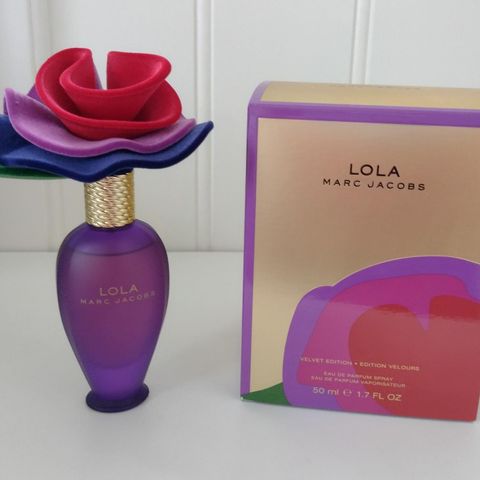 Parfyme - Marc Jacobs Lola Velvet Edition edp 50 ml