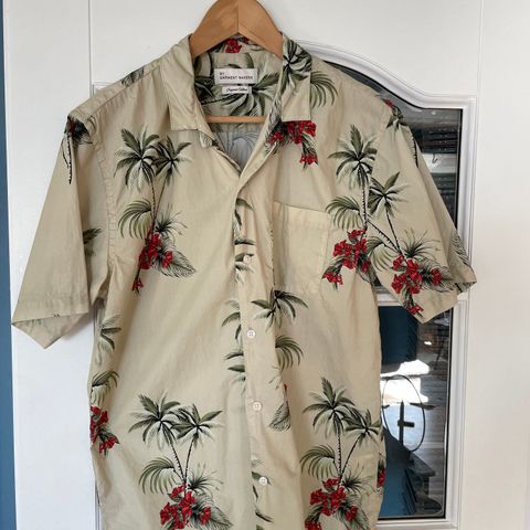 Hawaii skjorte fra By Garment makers (brukt 1 gang)