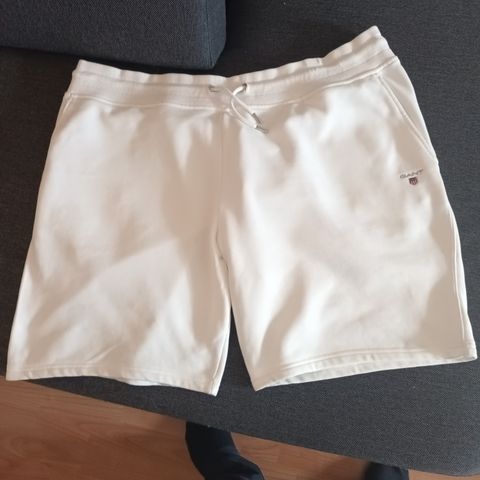 Ny Gant shorts selges