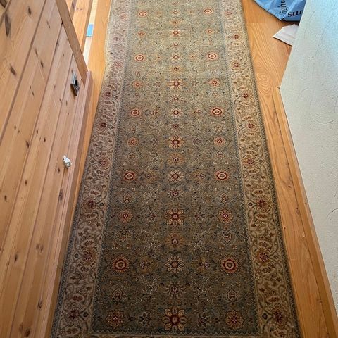 Ull Teppe/wool carpet til salgs