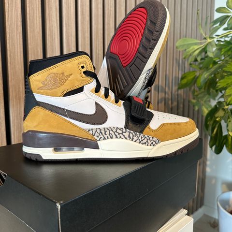 Jordan Legacy 312 Rookie Of The Year (Mocha) Str 43