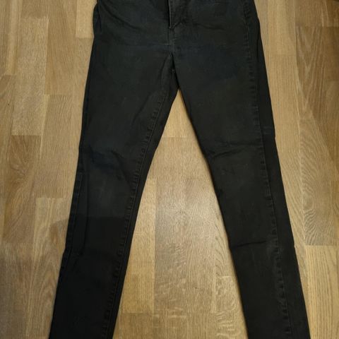 Sort Levis 28/32