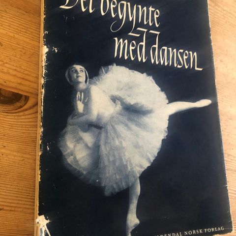 Det begynte med dansen.  Lillebil Ibsen.