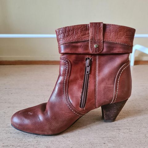 Pikolinos women's boots size 38