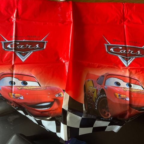 Disney Pixar Cars og De Utrolige plastduker og innbydelseskort fra Cars.