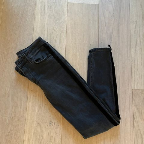 Jeans fra Zara med svart fløyelskant (str 38)
