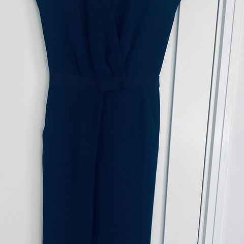 Elegant buksedress fra Reiss (str 34)