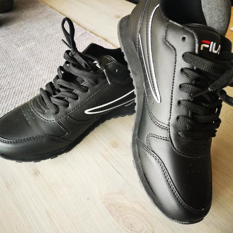 Fila str 39