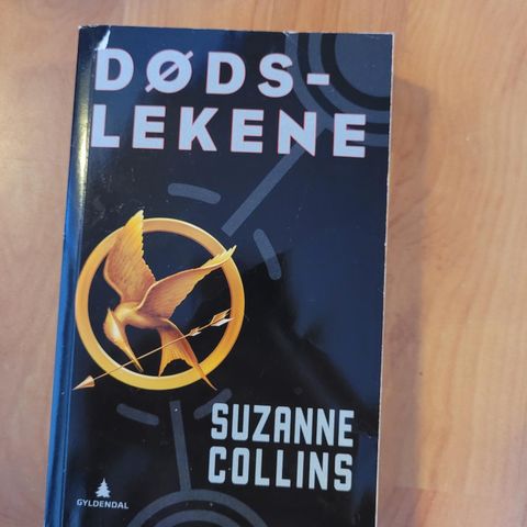 Hunger games/dødslekene suzanne collins