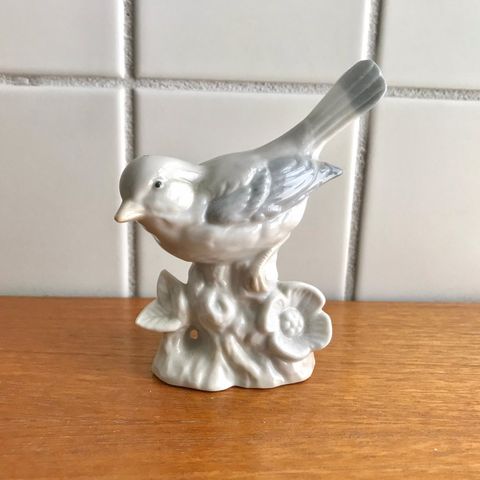 Pen vintage retro fugle figur i porselen