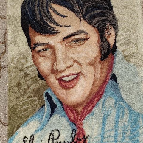 Unikt og spesielt vegghengt teppe med Elvis Presley british carpet of worth.