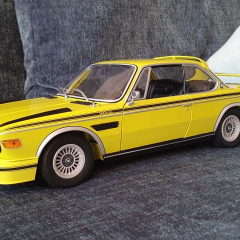 1/18 Minichamps BMW 3.0 CSL (E9) Coupe 1973 yellow LIMITED