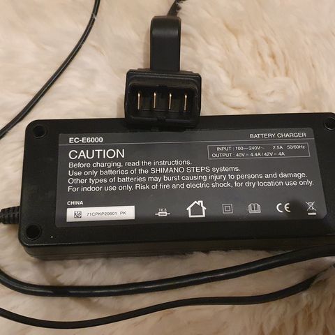 Shimano lader + adapter (250,-)
