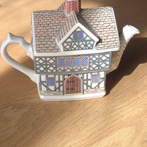 Sadler teapot English country houses