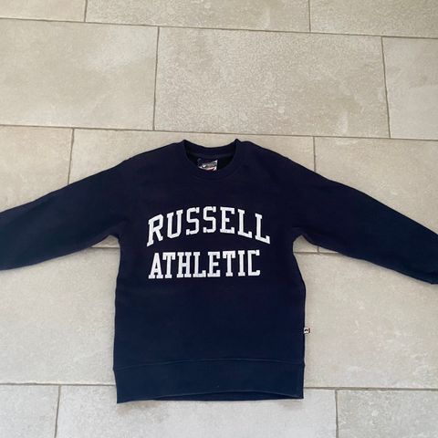 Russell Athletic sweatshirt i str. 116