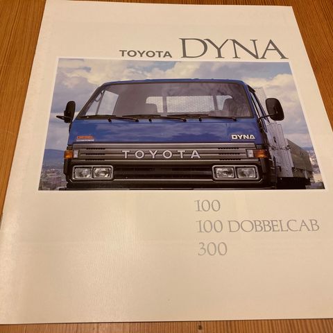 BILBROSJYRE - TOYOTA DYNA 100 / 100 DOBBELCAB / 300 - 1990