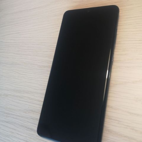 Samsung Galaxy S20 Ultra- knust skjerm. Les annonsen