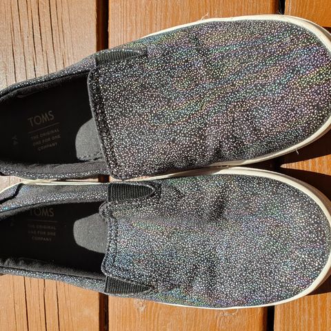 Toms