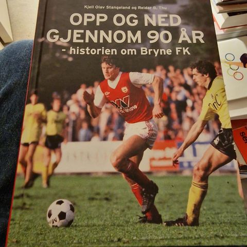 OPP OG NED GJENNOM 90 ÅR- Historien om Bryne FK