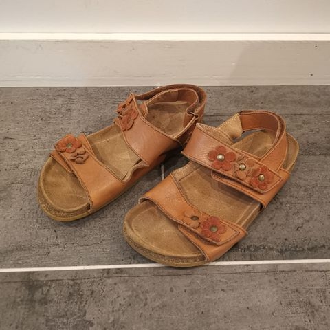 Wheat Clare flower sandaler str 33