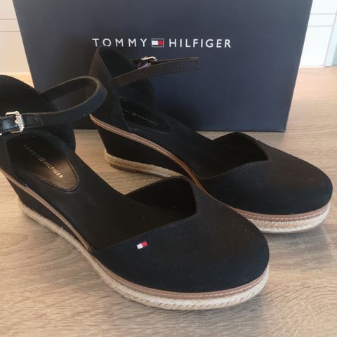 Sommersko fra Tommy Hilfiger str 40