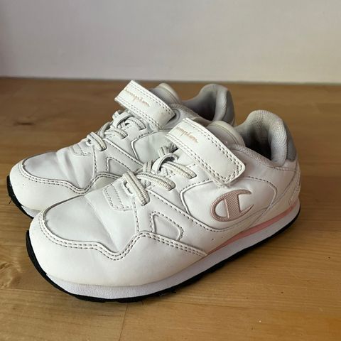 Hvite sneakers str. 31 (brukt 3x)