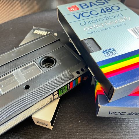 Betamax, V2000, VCR opptakskassetter kjøpes - Kun av eldre årgang!