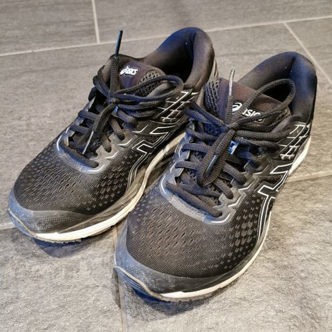 Asics joggesko