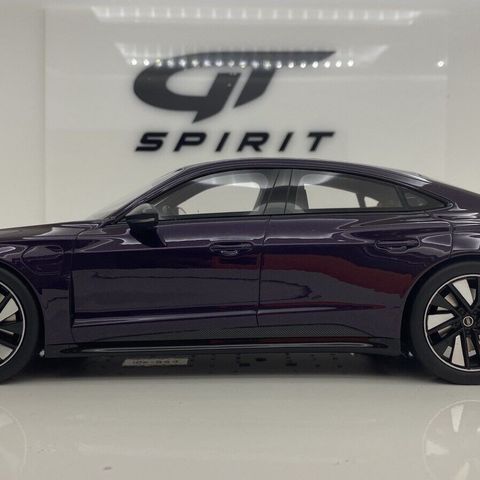 Audi RS E-Tron GT "velvet violet lakk", GT-Spirit (GT392) Limited Edition 1:18