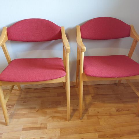 "Kro" stol designet av Arnt Lande