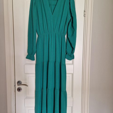 Flott grønn kjole fra Floyd selges