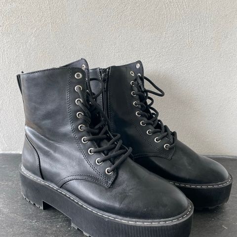 Platform boots Divided - Strørrelse 41 - lite brukt