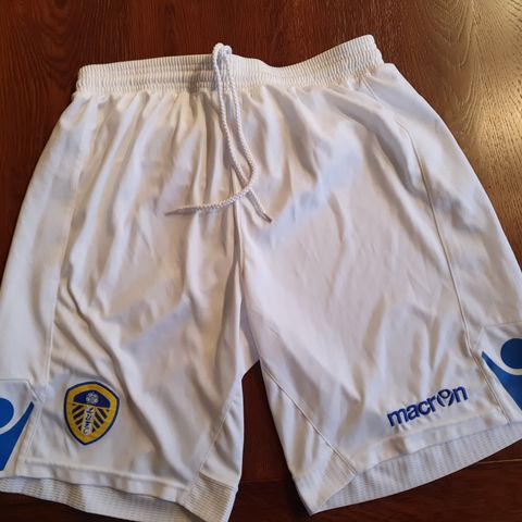 Leeds United shorts / L