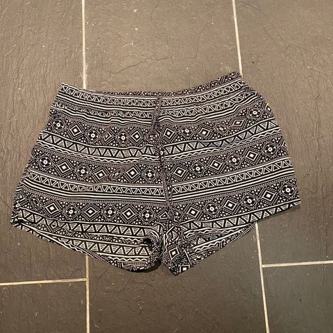 Shorts str M