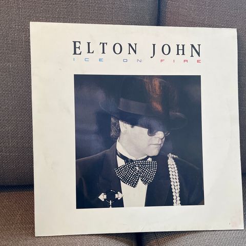 Elton John – Ice On Fire