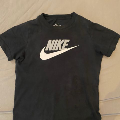 Nike t-skjorte st M junior