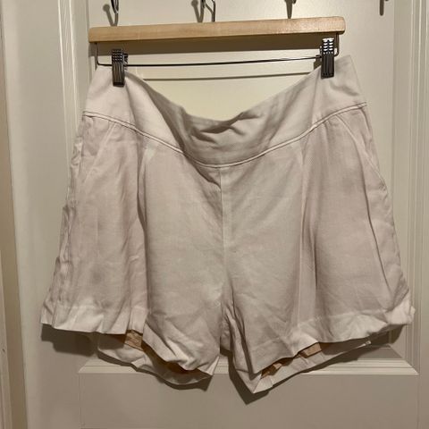 Ny offwhite shorts, viskose og lin, -NoaNoa