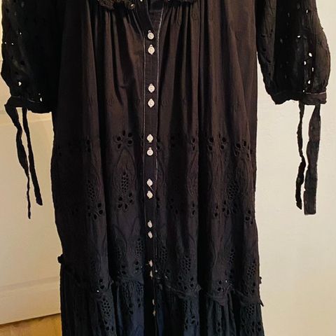By TiMo kjole - farge: svart