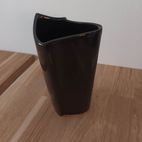 Modernistisk vase - Arabia, signert Paul Partanen