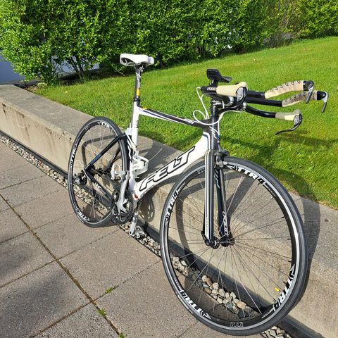 Felt B16 TT karbon triathlon / temposykkel