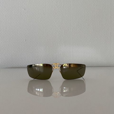 Chanel solbriller Y2K