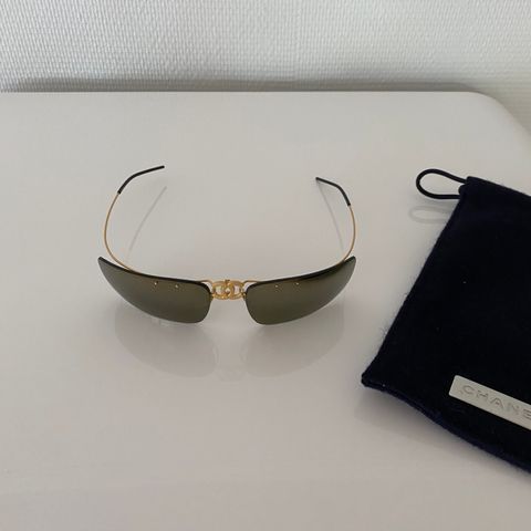 Chanel solbriller Y2K