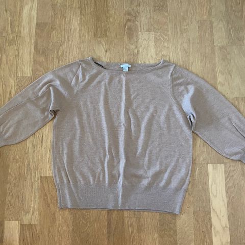 Beige myk genser str XL romslig modell Kr 60