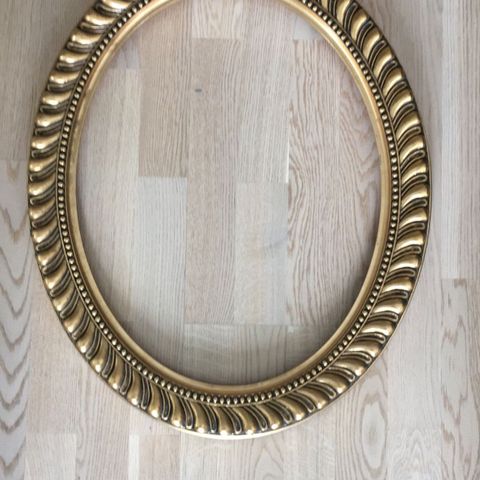 Oval gipsramme (uten glass) «gullbelagt». Perfekt til speil.