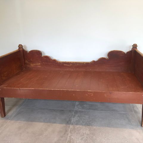 Antikk sofabenk - flott hyttemøbel!