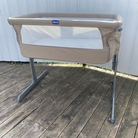 Chicco bedsidecrib